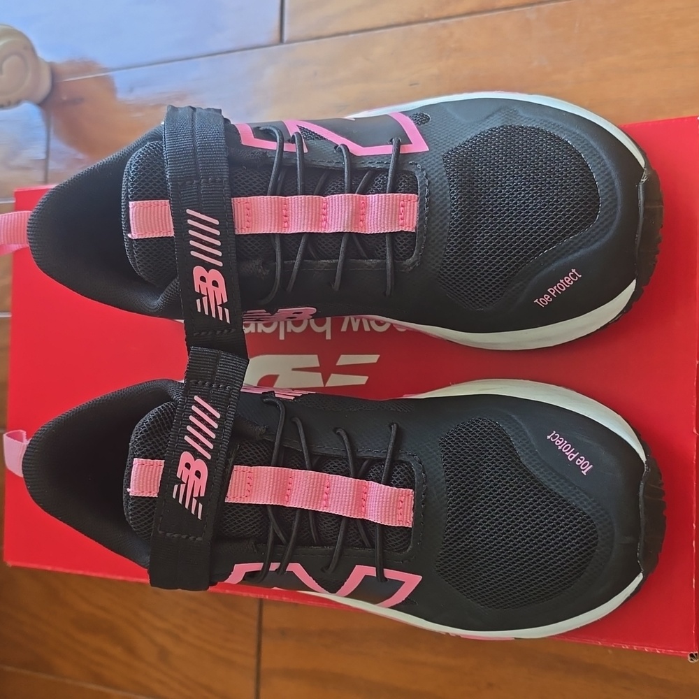 New Balance Fuel Cell Play With Bungee Sneakers -NEW - Picture 6 of 13
